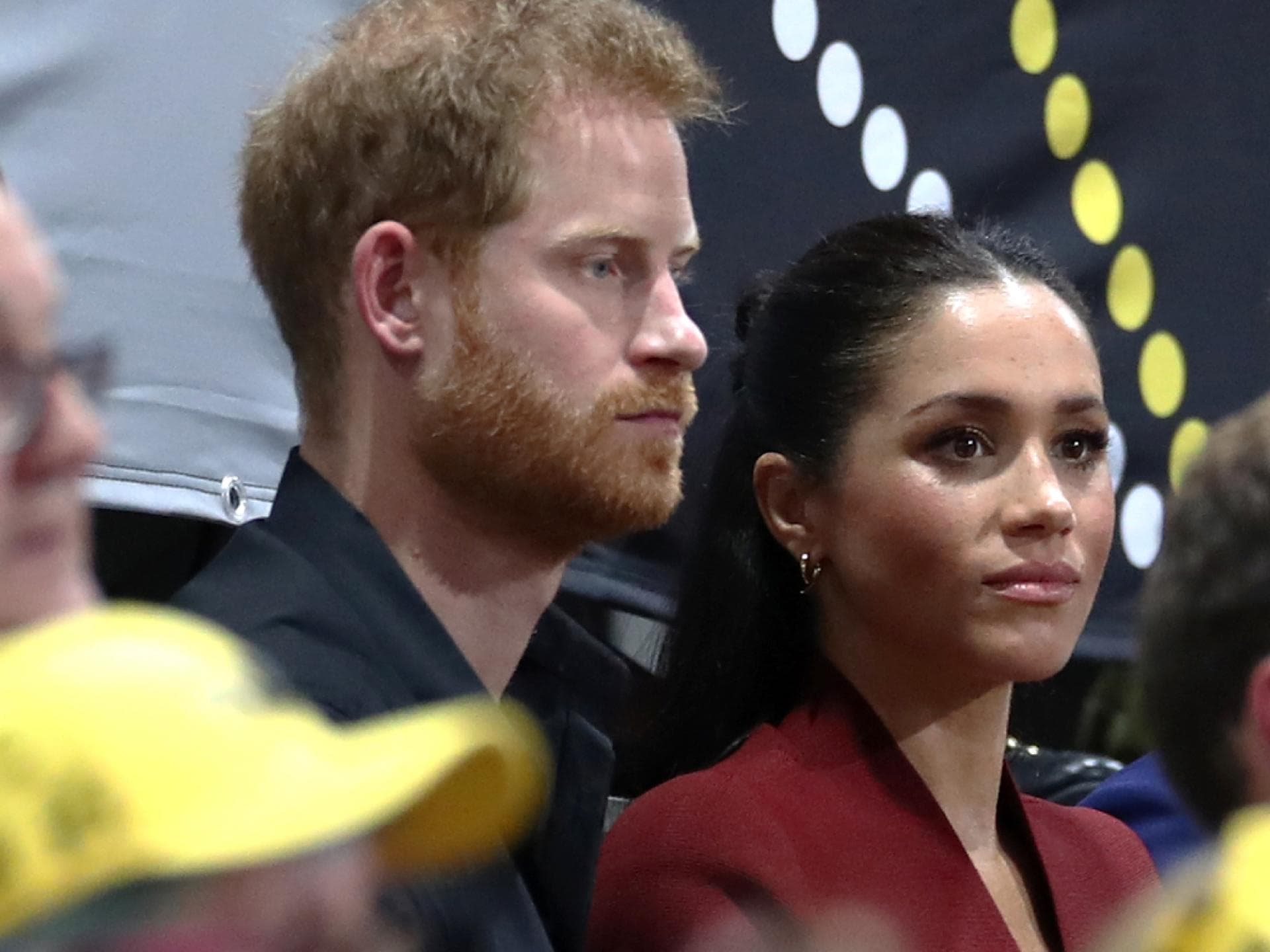 Prinz Harry und Herzogin Meghan sehen niedergeschlagen aus