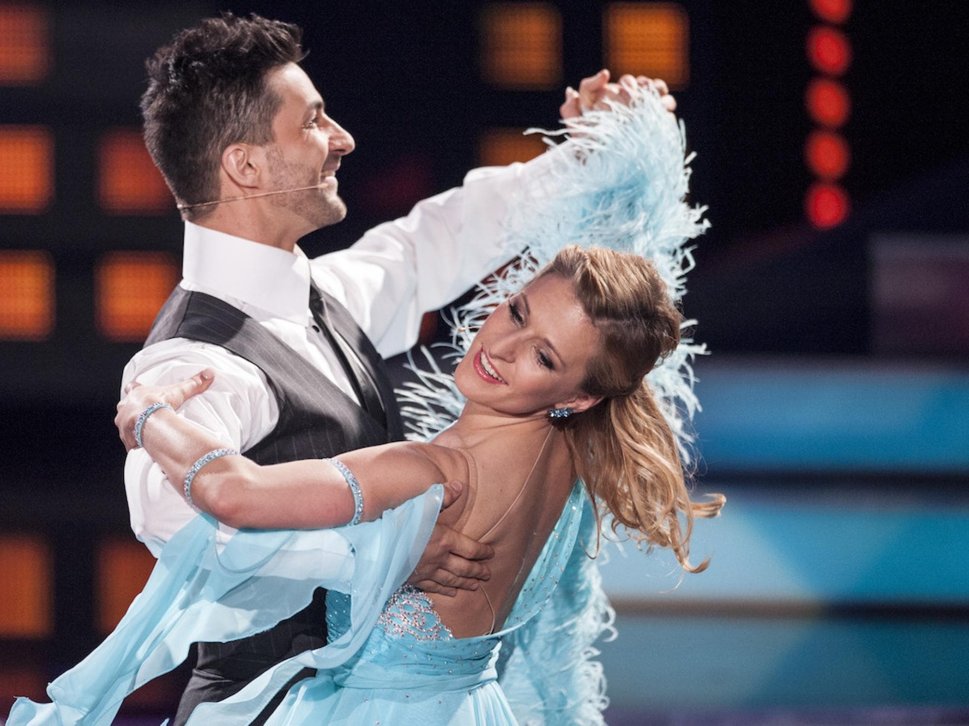 Stefanie Hertel tanzt mit Sergiy Plyuta bei Let's Dance
