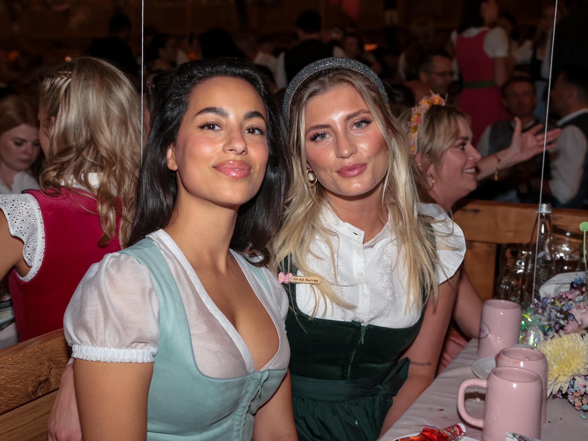 Gizeh Emre und Luna Schweiger auf dem Oktoberfest