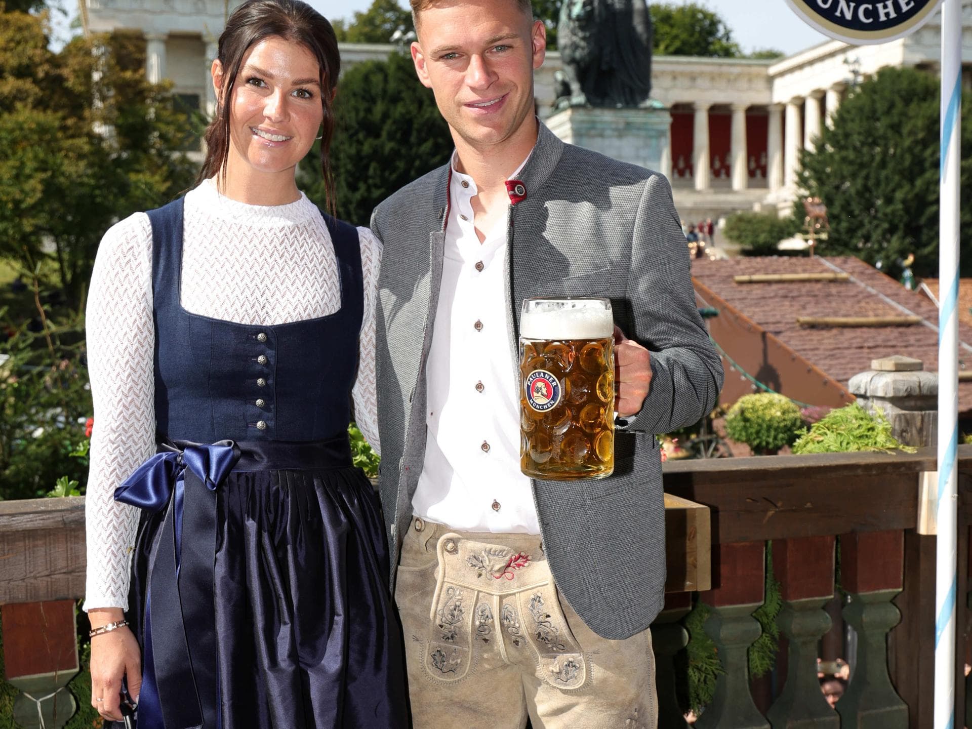 Oktoberfest 2024: Stars des FC Bayern - Joshua Kimmich mit Ehefrau Lina