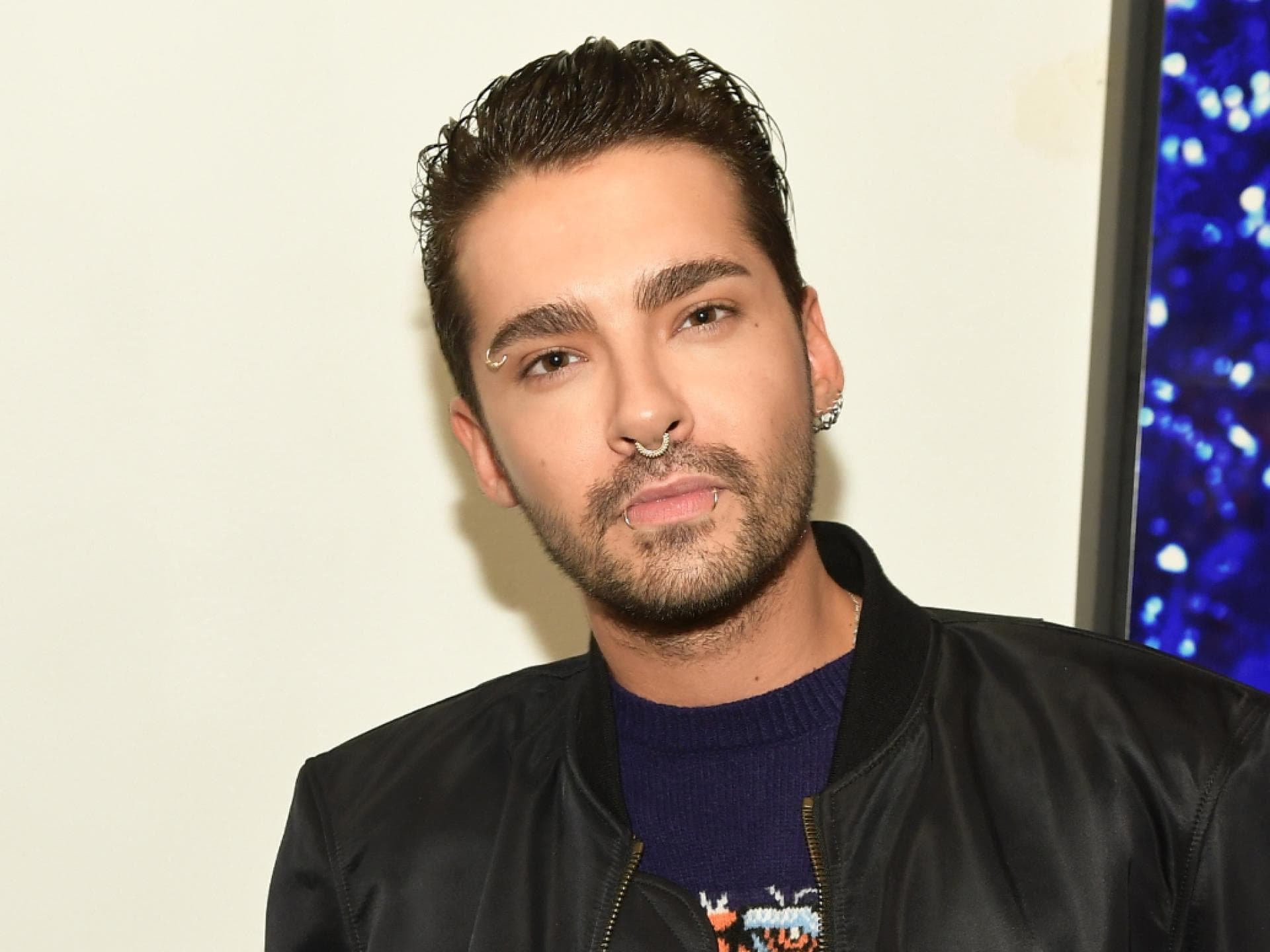 Bill Kaulitz kurze dunkle Haare